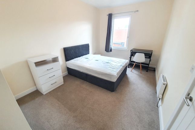 Town house to rent in Wild Apple Close, Rayne Park, Norwich