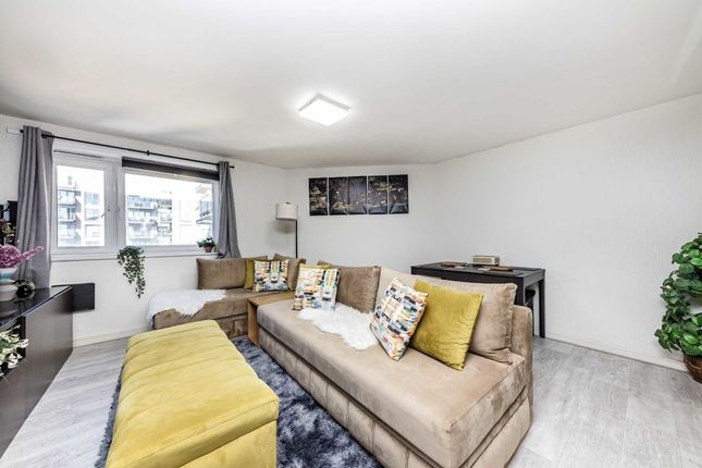 Flat for sale in Singapore Road, London