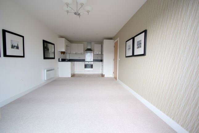 81, Canalside, Redhill photo 2