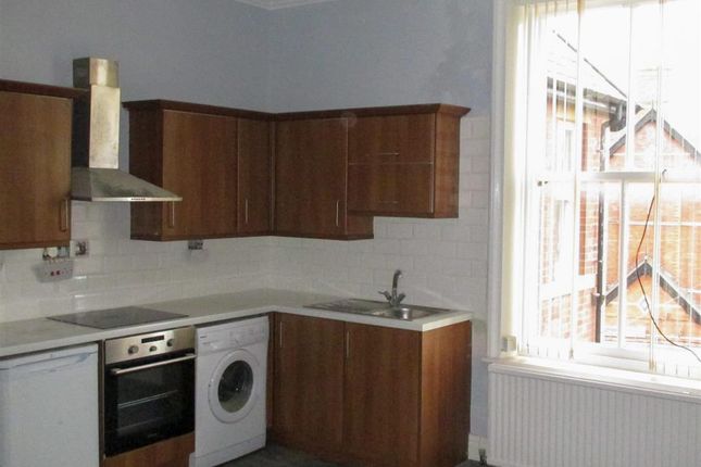 Flat 3, 5 St George Kitchen.Jpg