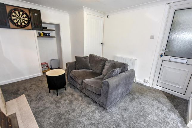 32B, Blights Row, Redruth photo 3