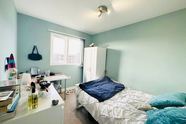 43 Teversal Avenue, Nottingham photo 5