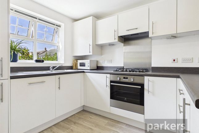 19, Thornbury Road, Witney photo 3
