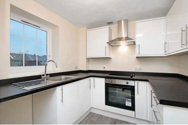 22 Maria Court, Hesper Road, COLCHESTER photo 4