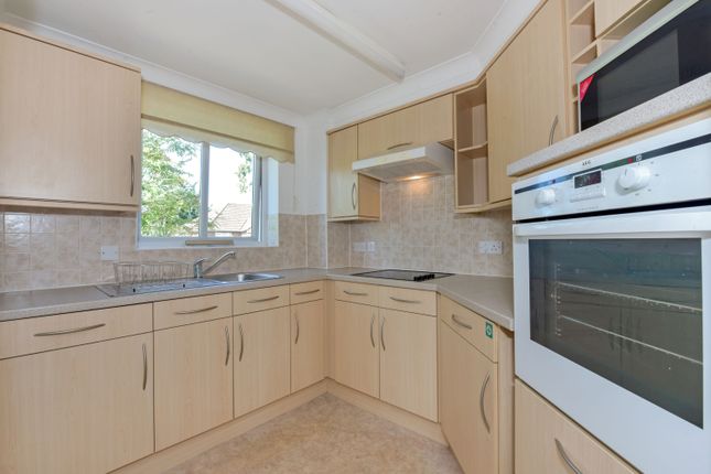 22, Barnes Wallis Court, Byfleet photo 4