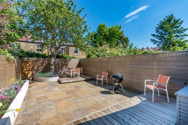Terraced house to rent in Wavendon Avenue, Chiswick