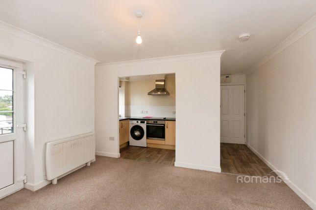 Flat 7, Haydon Place, Farnborough photo 4