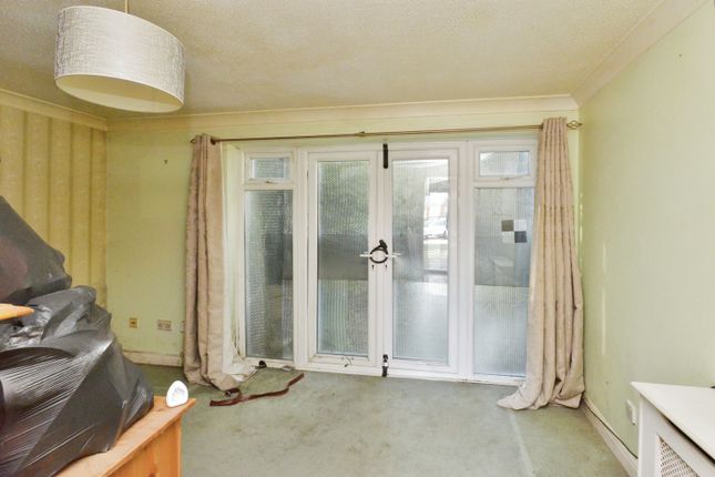44, Buzzacott Lane, Milton Keynes photo 2
