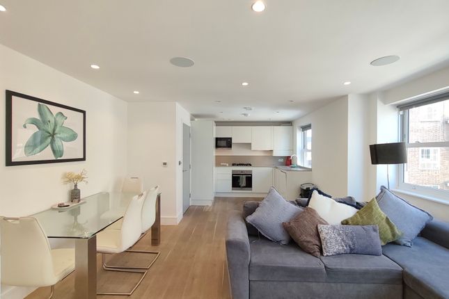 Flat 24, Walpole Court, Ealing Green, Ealing photo 3