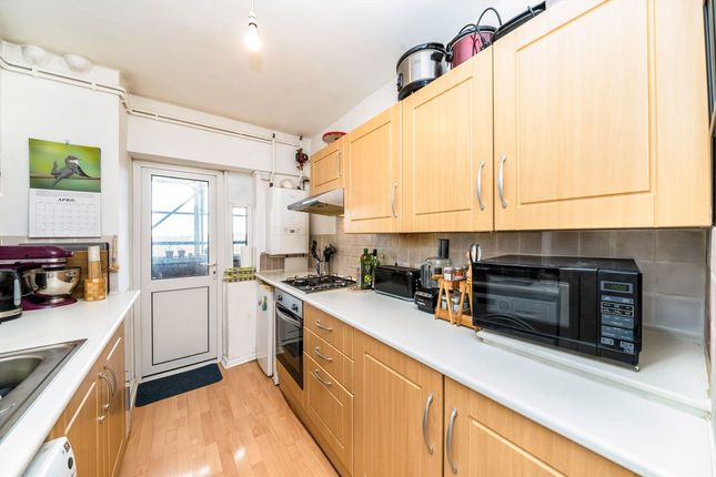 1-bed flat on Flat 35, Shaftesbury Court, Denmark Hill Estate, London, £300,000