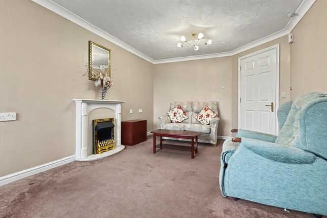 Flat 42, Wilmot Court 76-84, Victoria Road, Farnborough photo 2