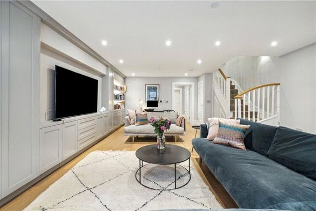 Town house for sale in Easterby Villas, Beverley Road, Barnes, London