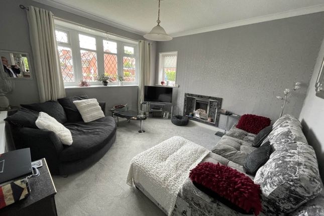 1, Derwent Drive, Oldham photo 3