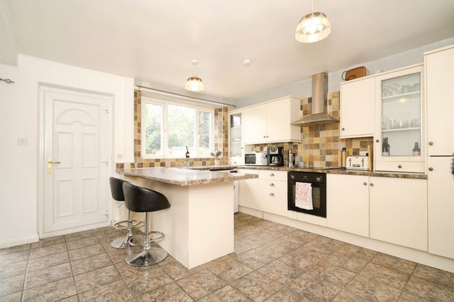 3, Park Crescent, Barnsley photo 3