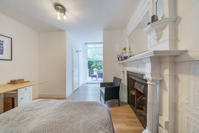 58, Flat 2, Prince's Square, London photo 4