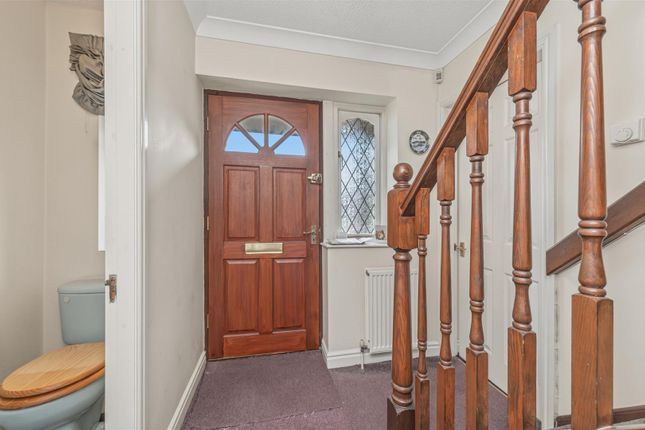 26, Hopefield Way, Leeds photo 4