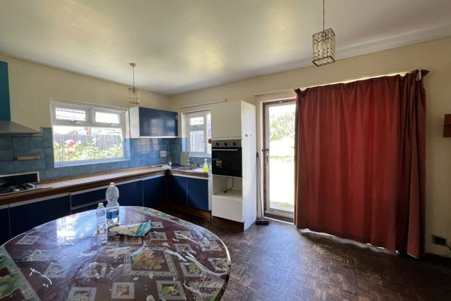 Selwyn Crescent, Welling photo 4