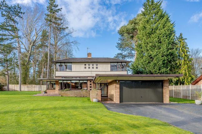 Thumbnail Detached house for sale in Lovelace Avenue, Solihull