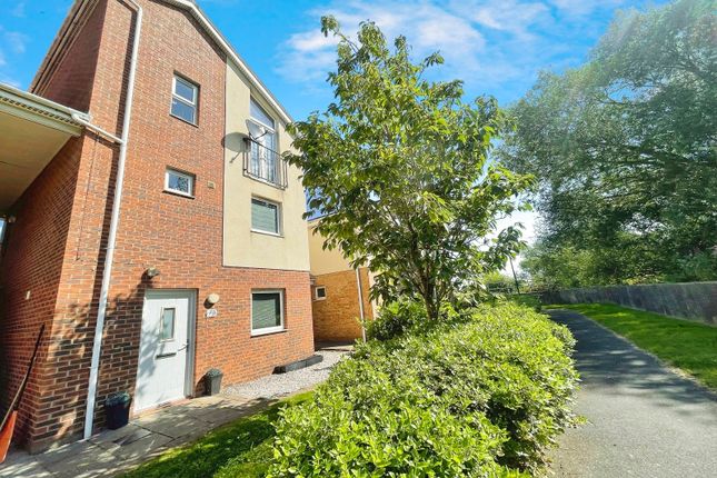 Flat to rent in Clog Mill Gardens, Selby, North Yorkshire
