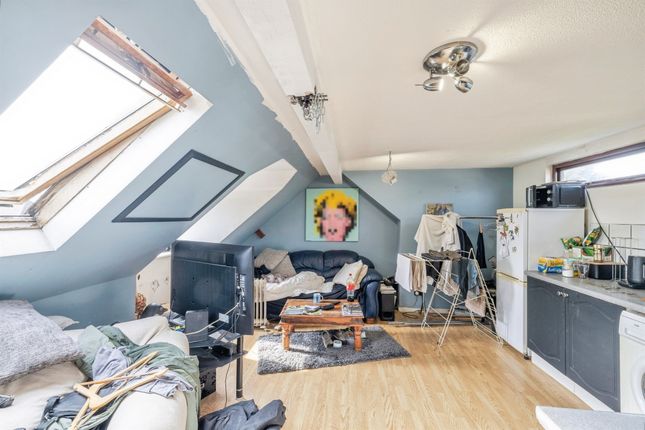 Flat 5, 12, Mildred Avenue, Watford photo 2