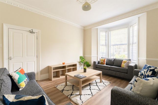 Larkspur Terrace, Newcastle upon Tyne photo 5