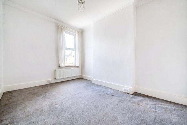 End terrace house for sale in Thornton Road, Barnet