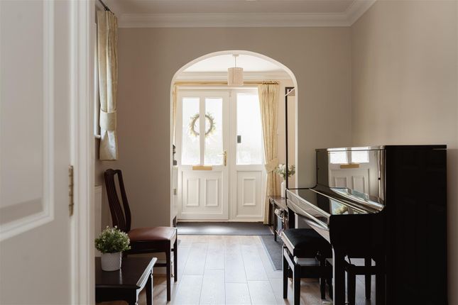 5, Howard Place, Reigate photo 4