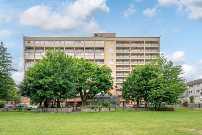 Thumbnail Flat to rent in Frensham Court, Morden, Mitcham