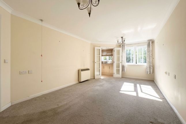 Apt 15, Southwood Court Southend Road, Billericay photo 3