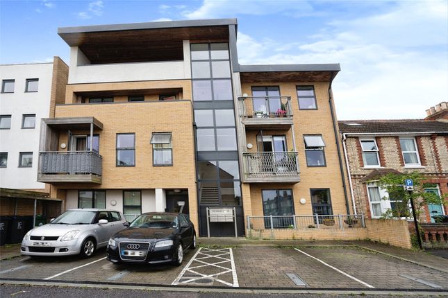 Thumbnail Flat for sale in Symbister Road, Portslade, Brighton, East Sussex