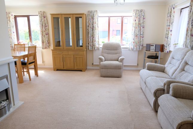29 Broadlands Avenue, New Romney, Kent photo 5