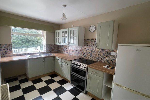 Bungalow to rent in Dolphin Court, Bae Colwyn