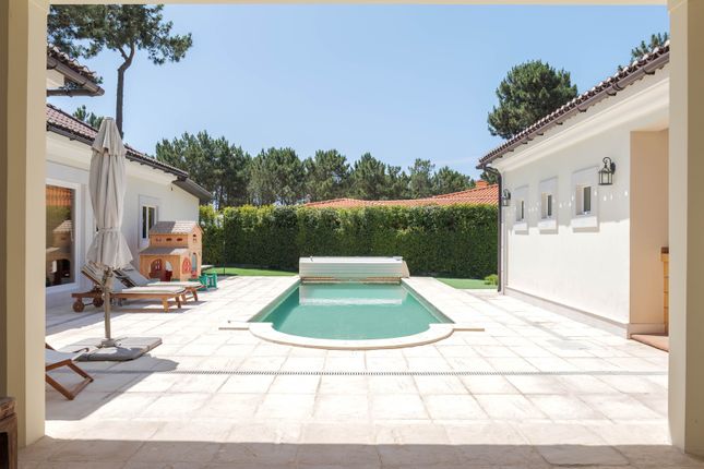 Villa for sale in R. Das Margaridas 1, 2820-563, Portugal