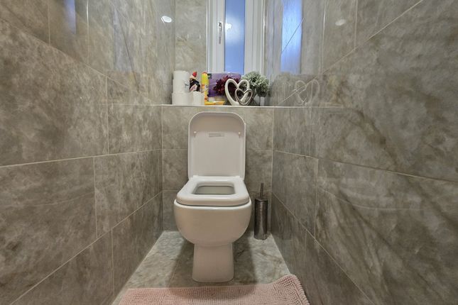 Brewster House, London photo 5
