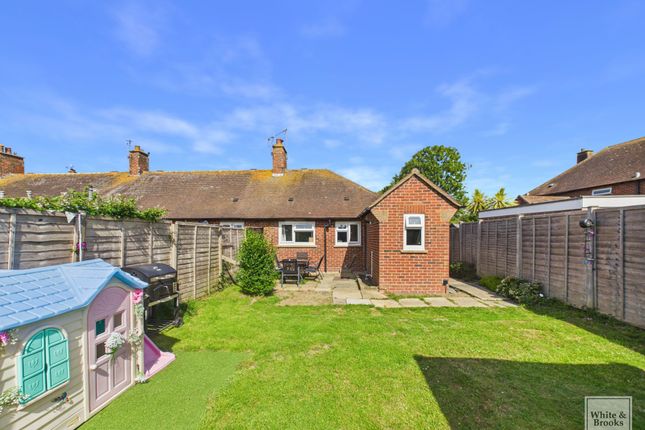 1 Farne Close, Chichester photo 4