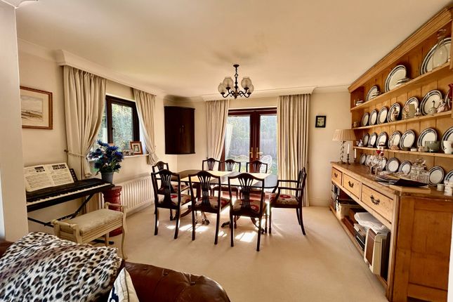 5, Church Farm Close, Dibden photo 4