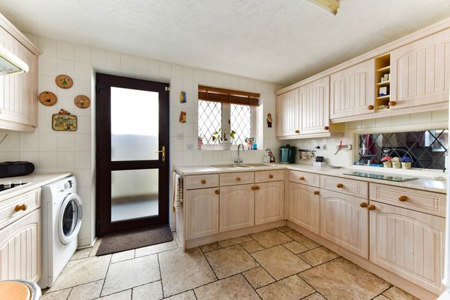 1, Westerley Gardens, Chichester photo 4