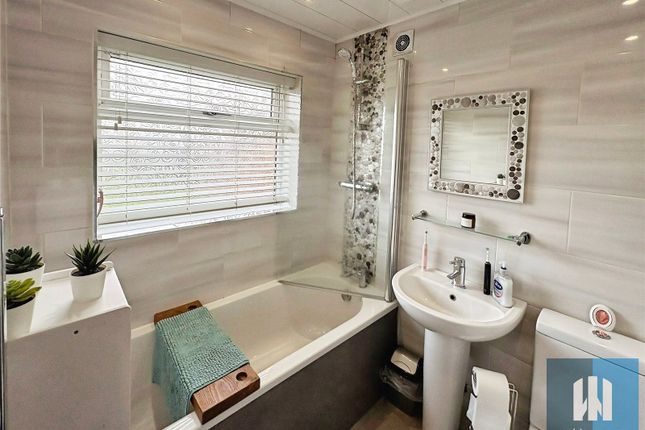 8, Fernhurst Road, Mirfield photo 4