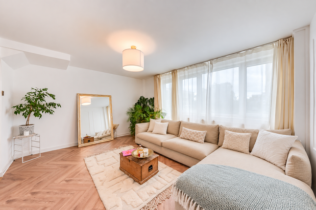 Flat 28, Fellows Court, Weymouth Terrace, London photo 4