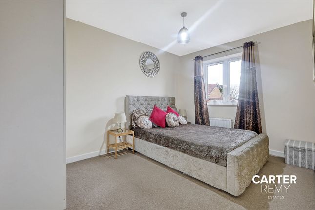 End terrace house for sale in Grangewick Road, Grays