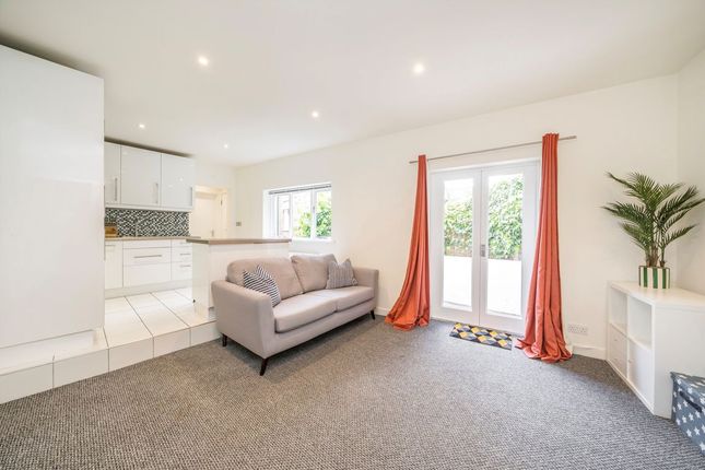 Flat A, 101, Talbot Road, London photo 2