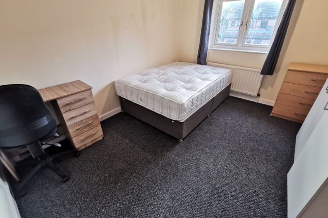 8, Nye Bevan Close, Oxford photo 4