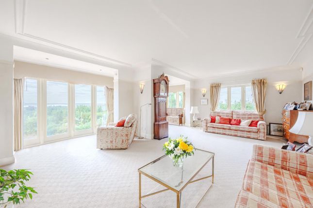 166, Marine Parade, Leigh-On-Sea photo 3