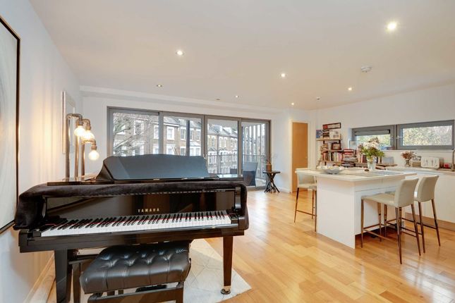 Thumbnail Flat for sale in Iverson Road, London