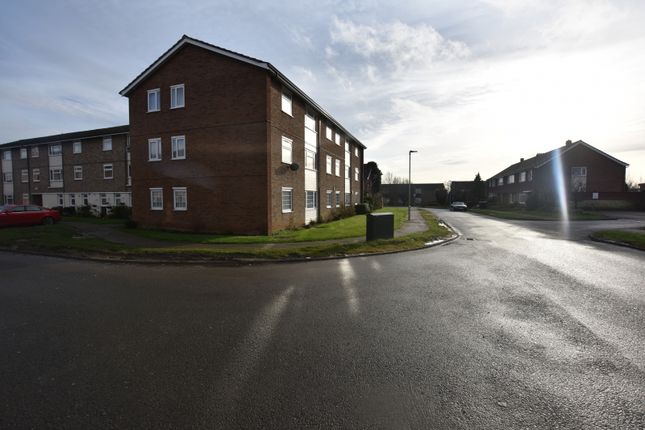 Thumbnail Flat to rent in Ramsey Close, Kempston, Bedford