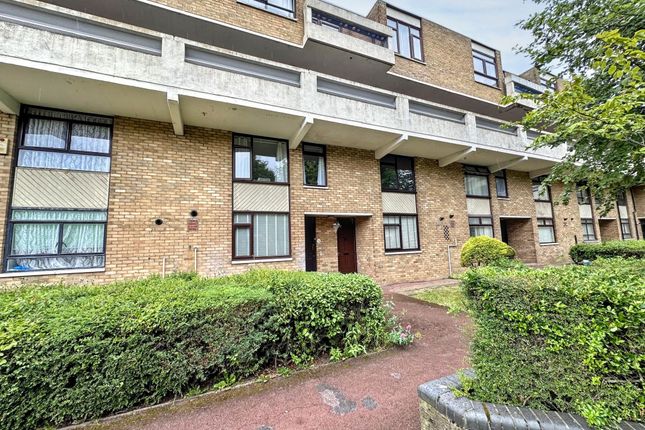 3-bed flat on 5, Neville Court, Washington, £35,000