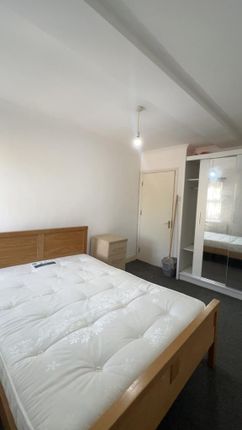 10, Raven Row, Stepney Green photo 4