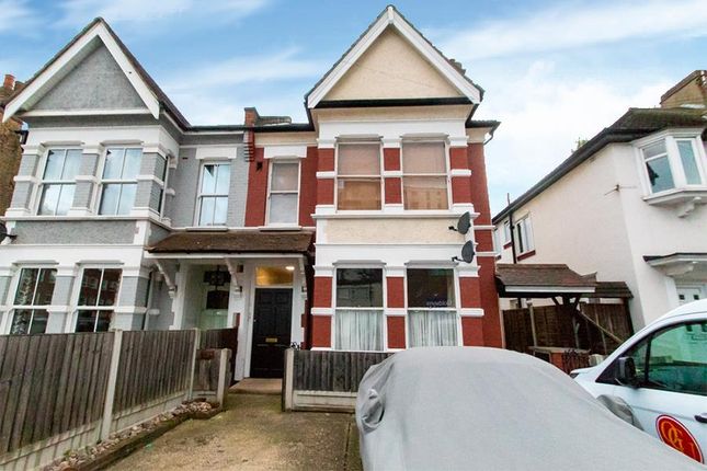 Flat for sale in Baxter Avenue, Southend-On-Sea