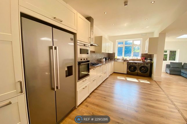 Huge Open Plan Modern Kitchen