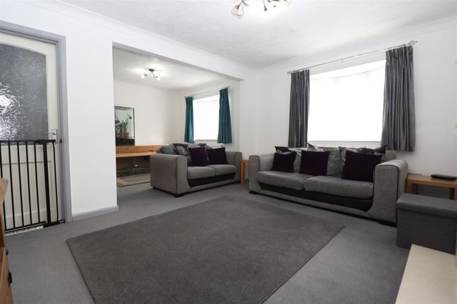 End terrace house for sale in Newton Road, Rushden